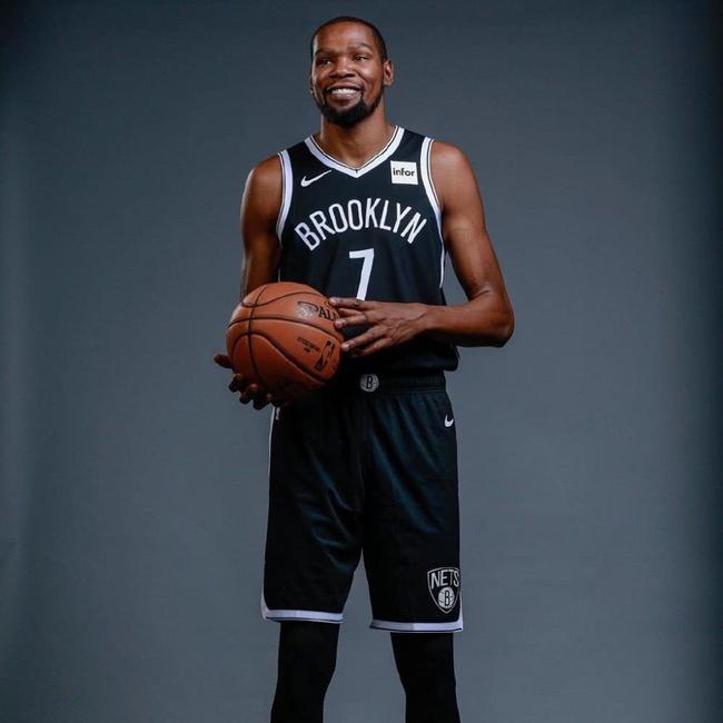 背身拿球与 背身拿球与